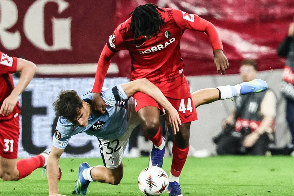 El Celta cayó contra el Friburgo en Balaídos.
